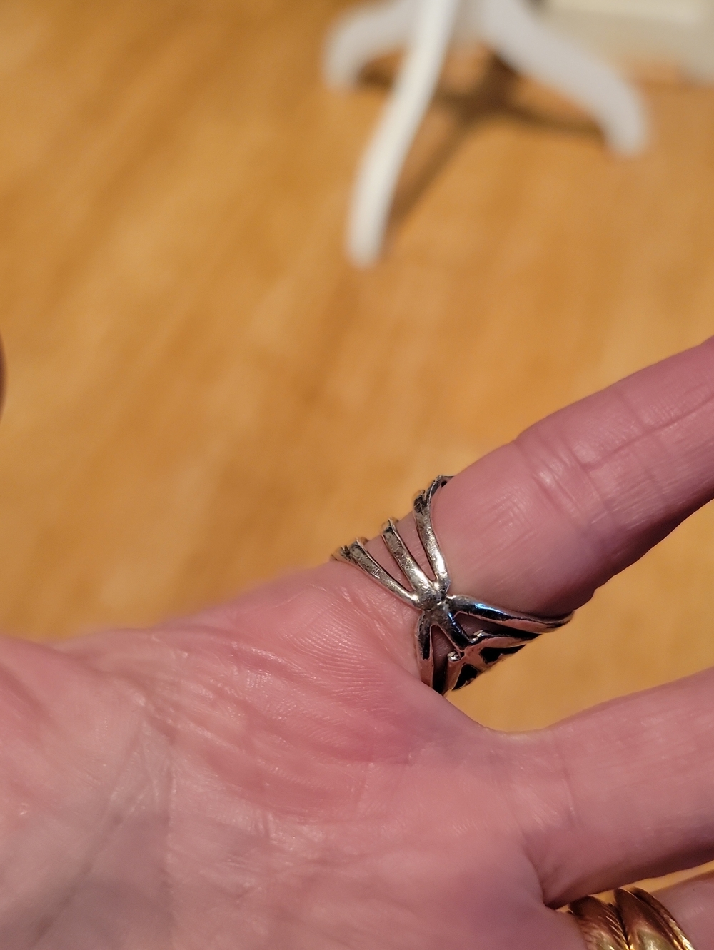 Silver Ring - - Picture 4 of 7